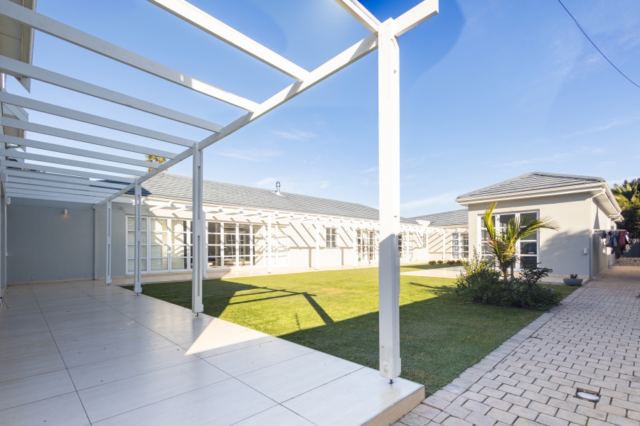7 Bedroom Property for Sale in Flamingo Vlei Western Cape